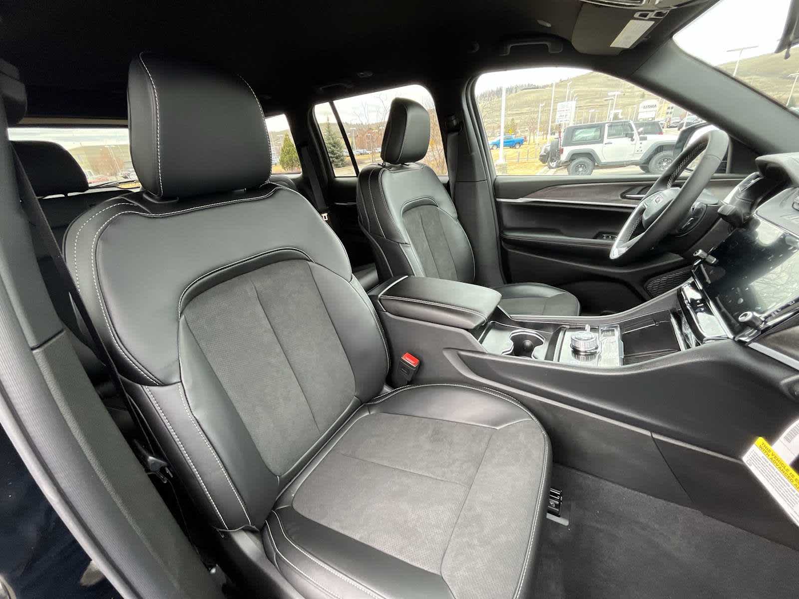 Thumbnail: 2026 Jeep Grand Cherokee - 27