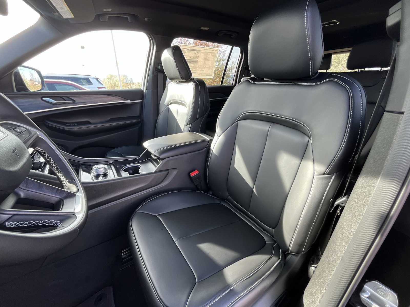 Thumbnail: 2025 Jeep Grand Cherokee - 11