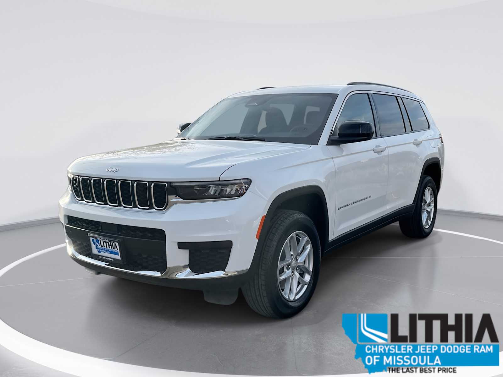 2025 Jeep Grand Cherokee L Laredo's photo