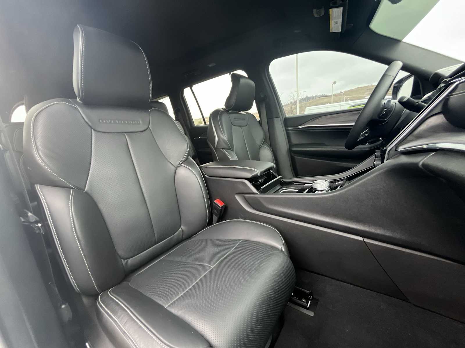 Thumbnail: 2025 Jeep Grand Cherokee L - 14