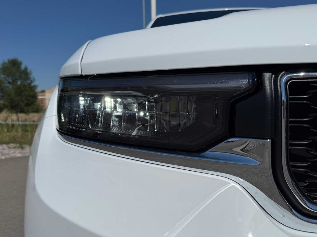 New 2025 Jeep Grand Cherokee L LAREDO X 4X4 Sport Utility