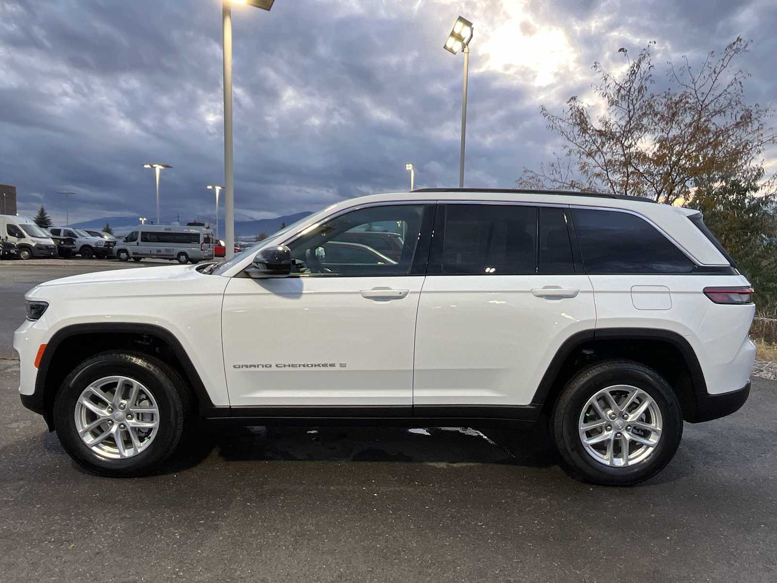 Thumbnail: 2025 Jeep Grand Cherokee - 3