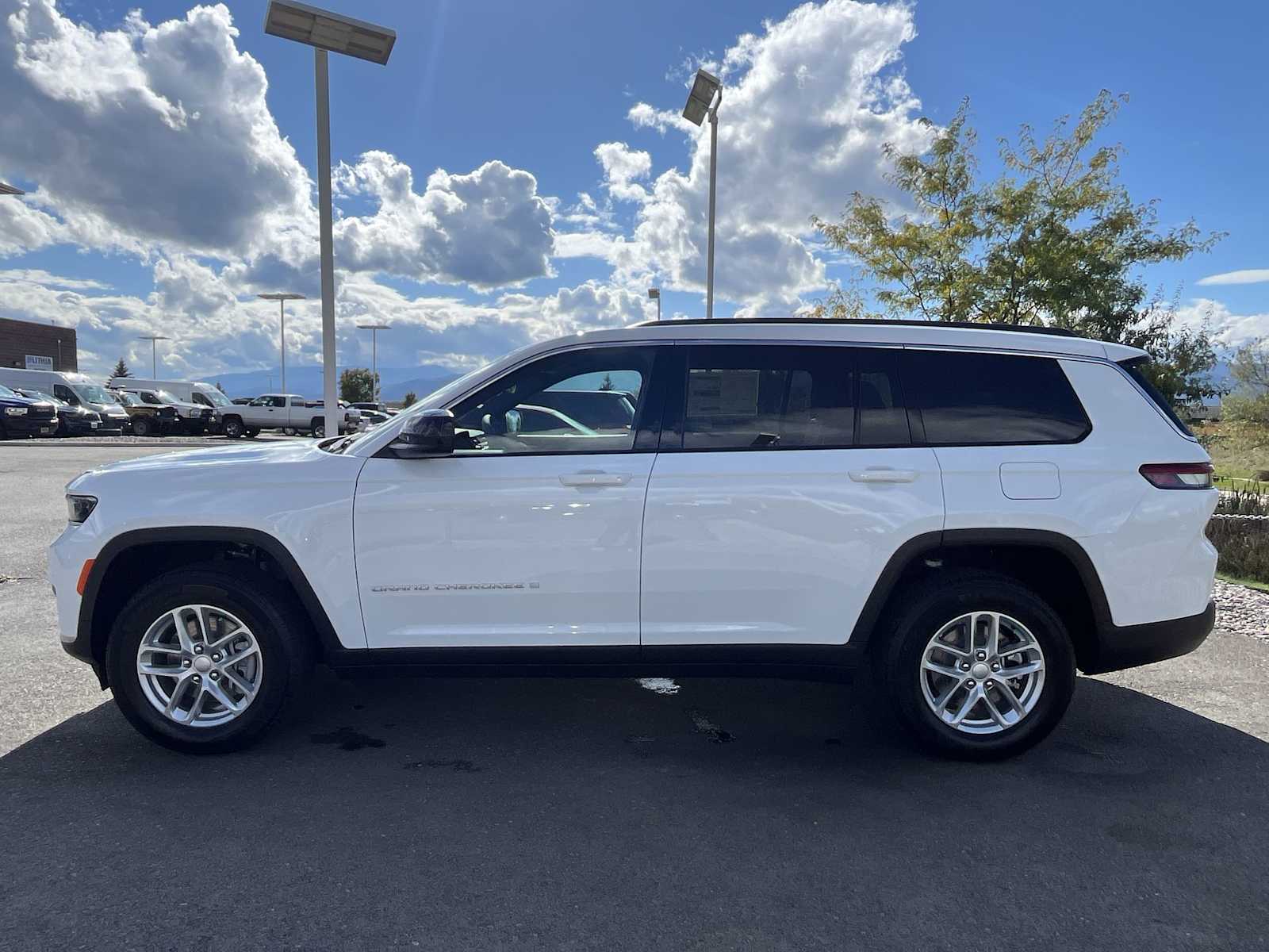 Thumbnail: 2025 Jeep Grand Cherokee - 3