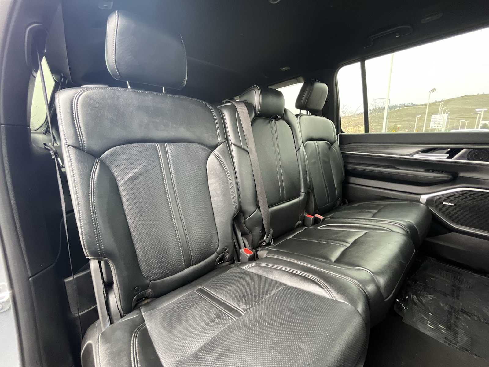 Thumbnail: 2023 Jeep Wagoneer - 13