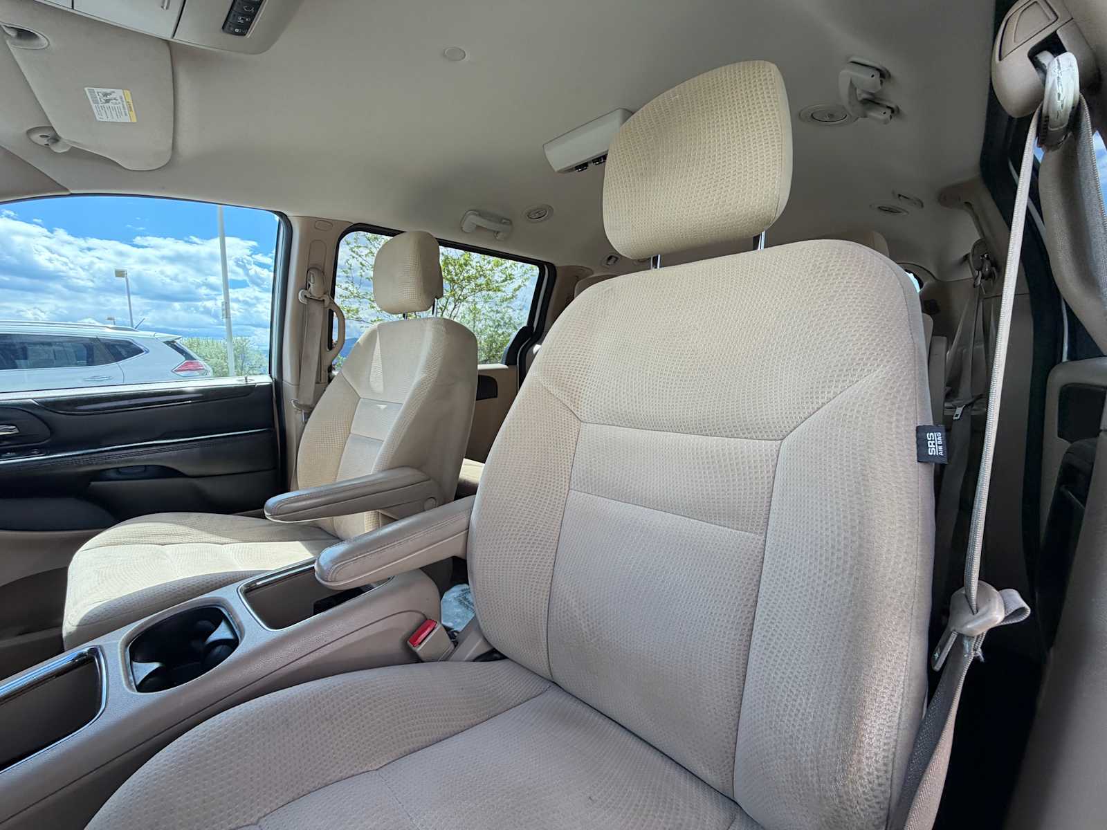 Thumbnail: 2016 Dodge Grand Caravan - 11