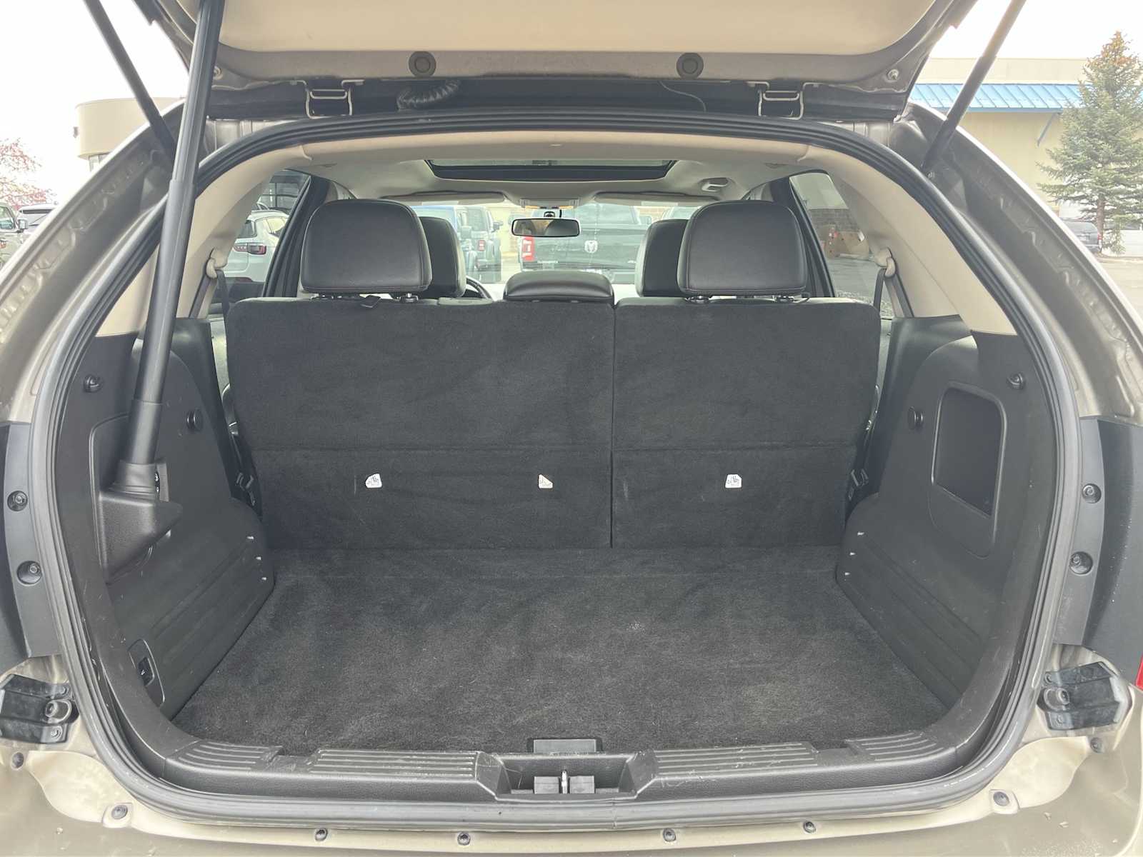 Thumbnail: 2014 Ford Edge - 19