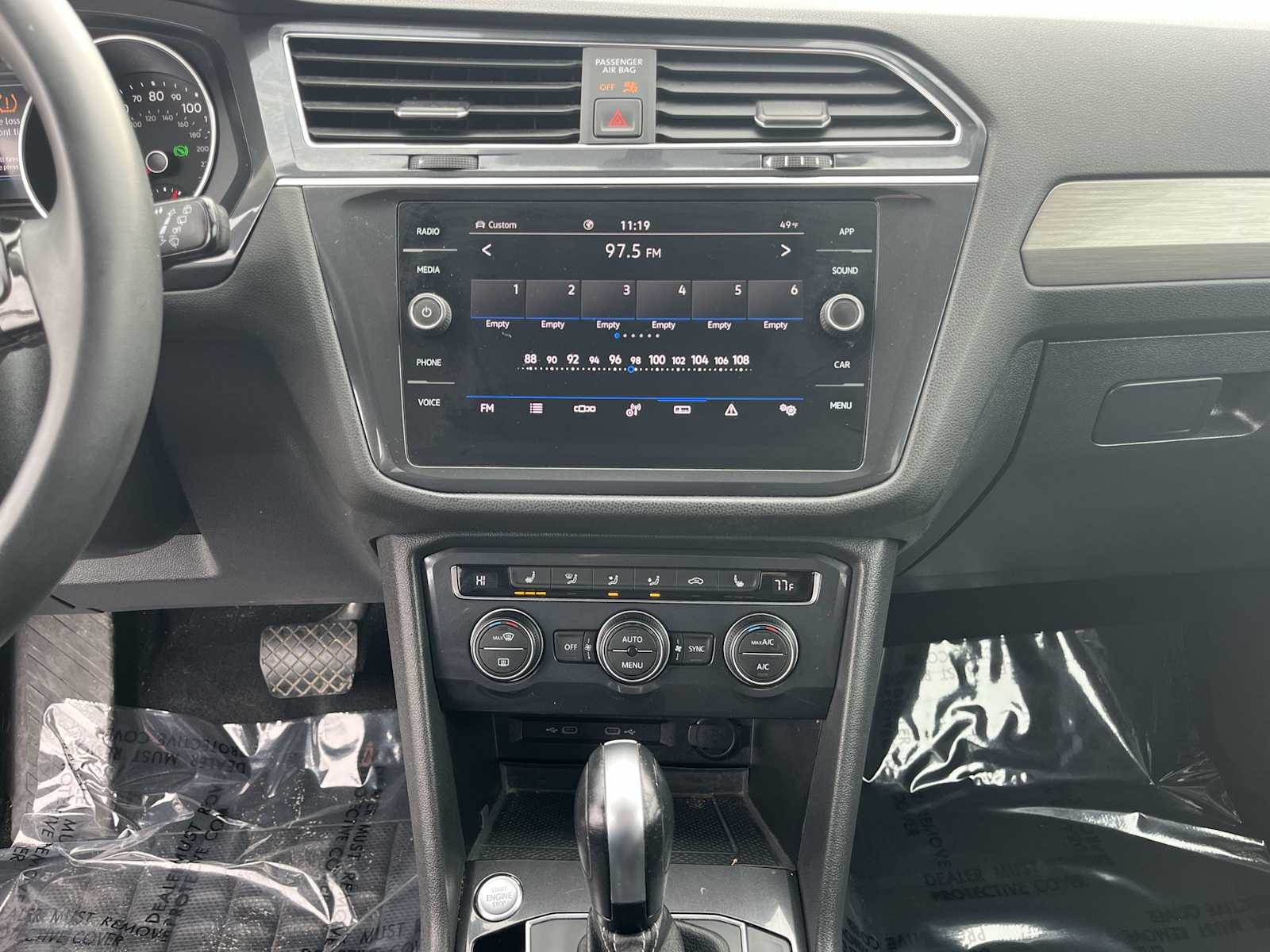 Thumbnail: 2021 Volkswagen Tiguan - 16