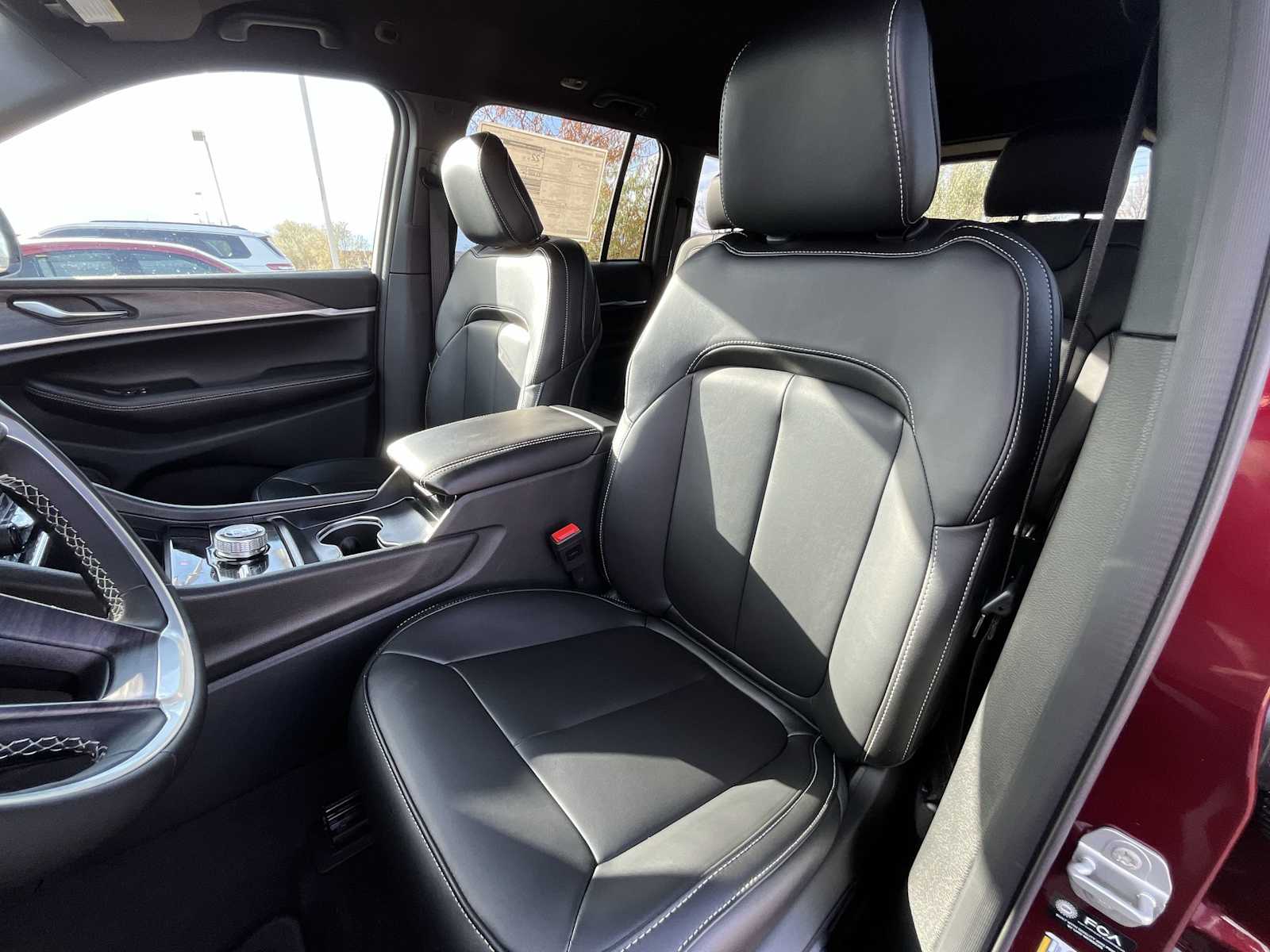 Thumbnail: 2025 Jeep Grand Cherokee - 11