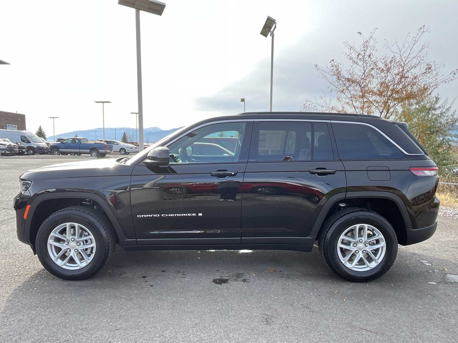 Thumbnail: 2025 Jeep Grand Cherokee - 3