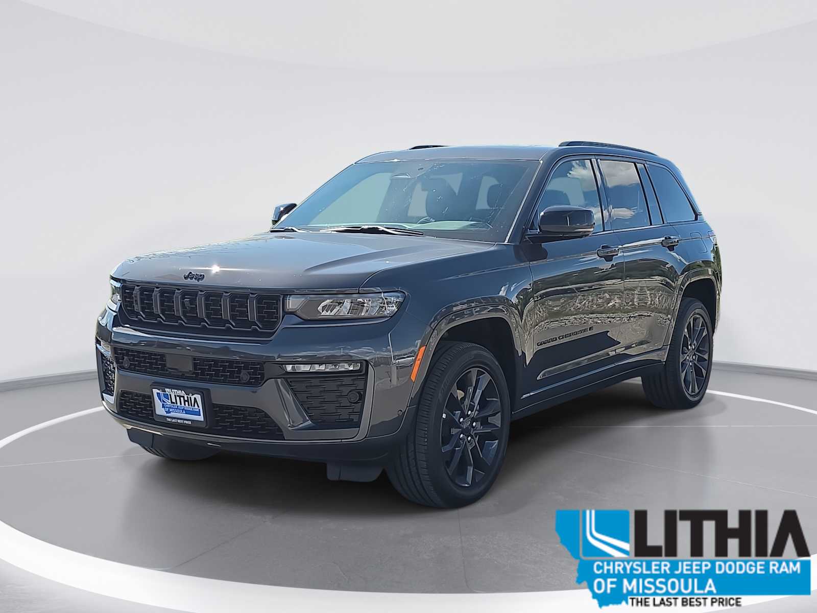 2026 Jeep Grand Cherokee Limited Reserve 4x4's photo