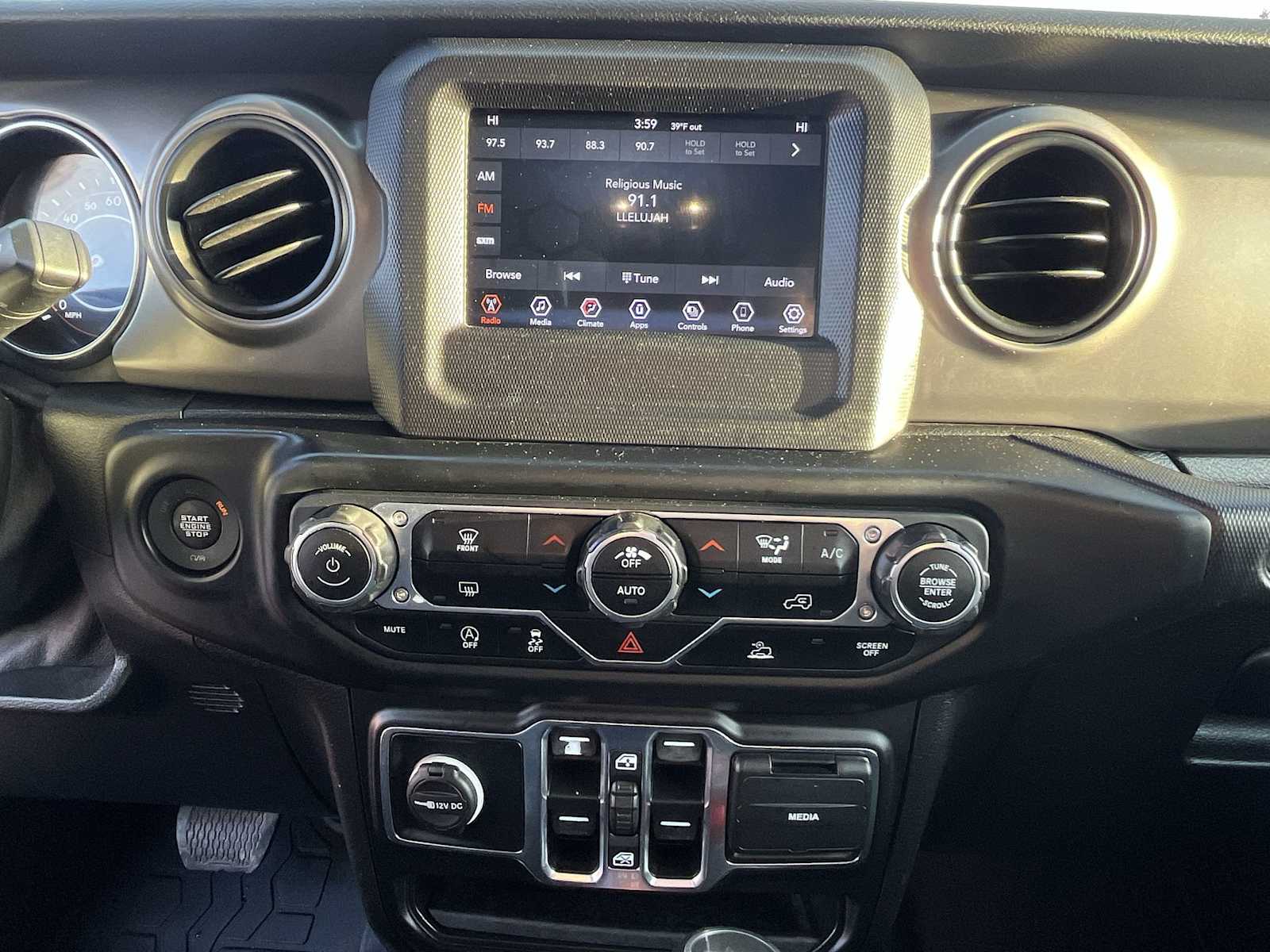 Thumbnail: 2021 Jeep Wrangler - 17