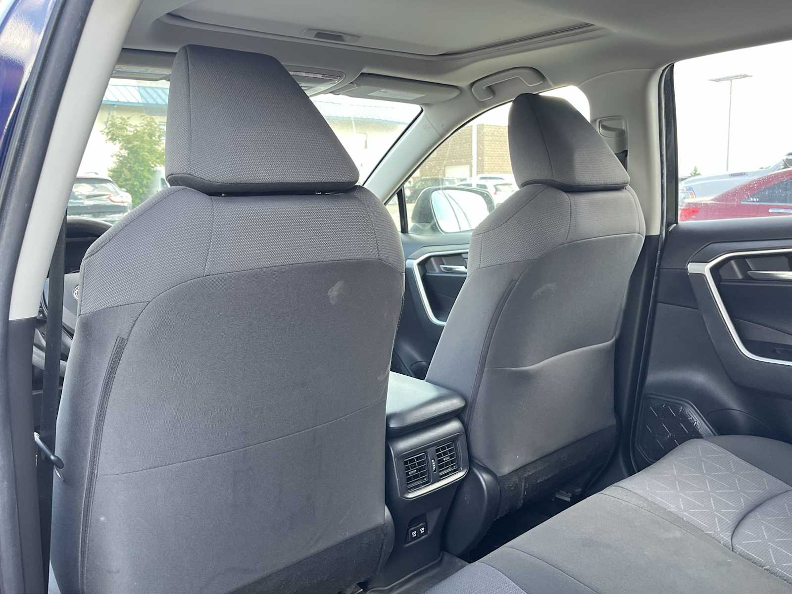 Thumbnail: 2019 Toyota RAV4 - 12