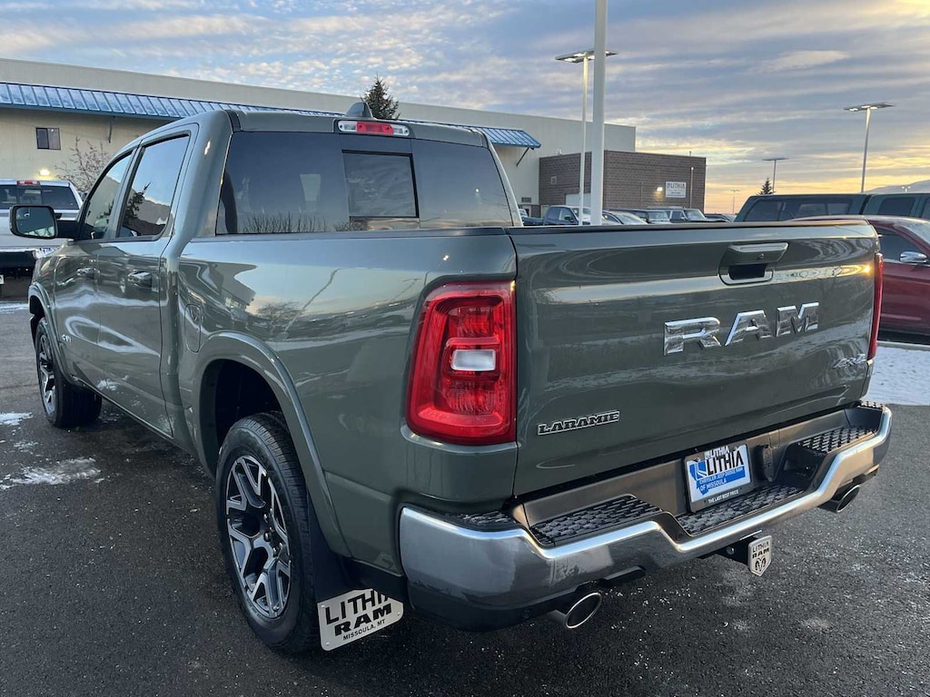 New 2026 Ram 1500 LARAMIE CREW CAB 4X4 5'7 BOX Pickup