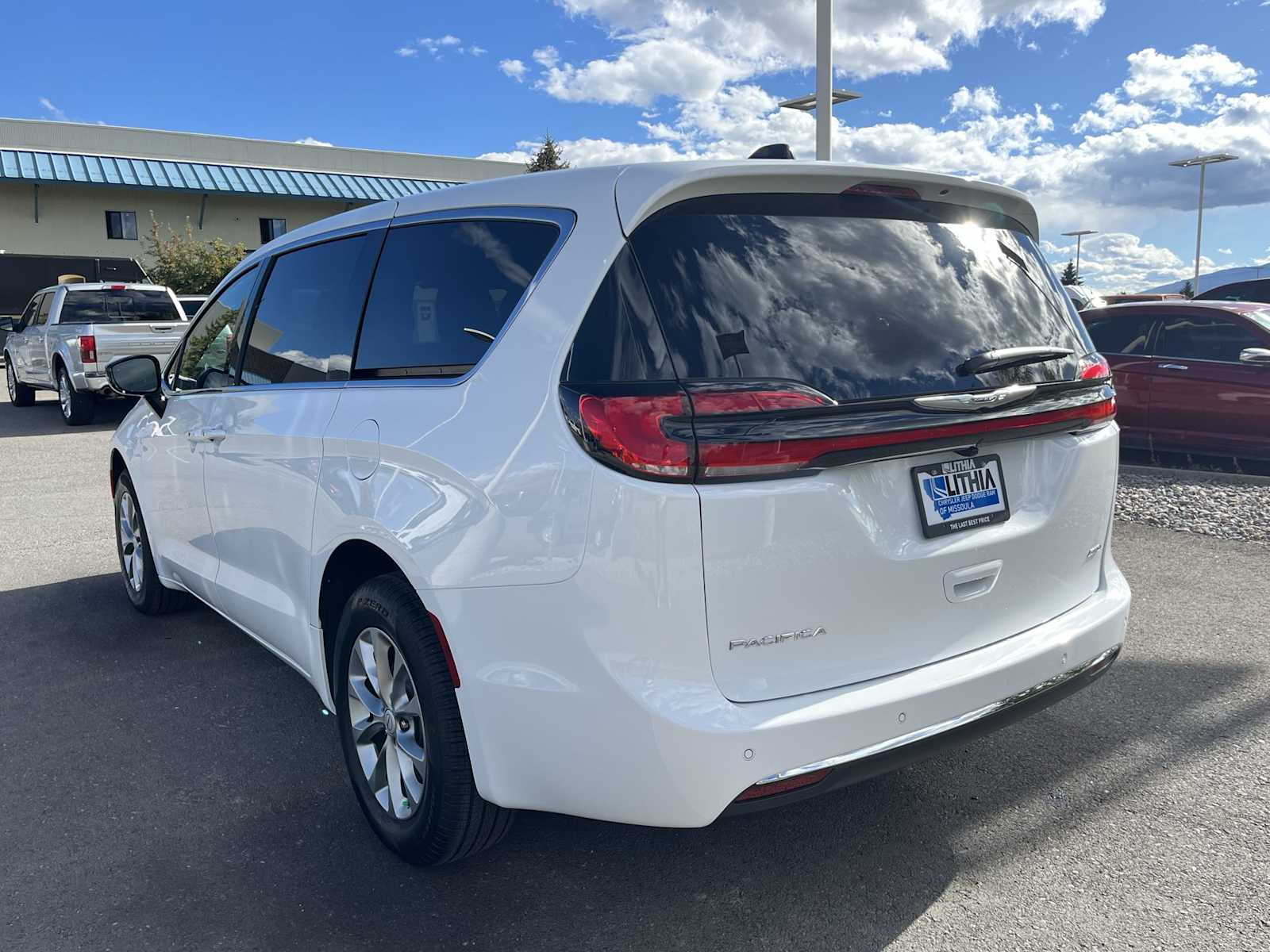 Thumbnail: 2026 Chrysler Pacifica - 4