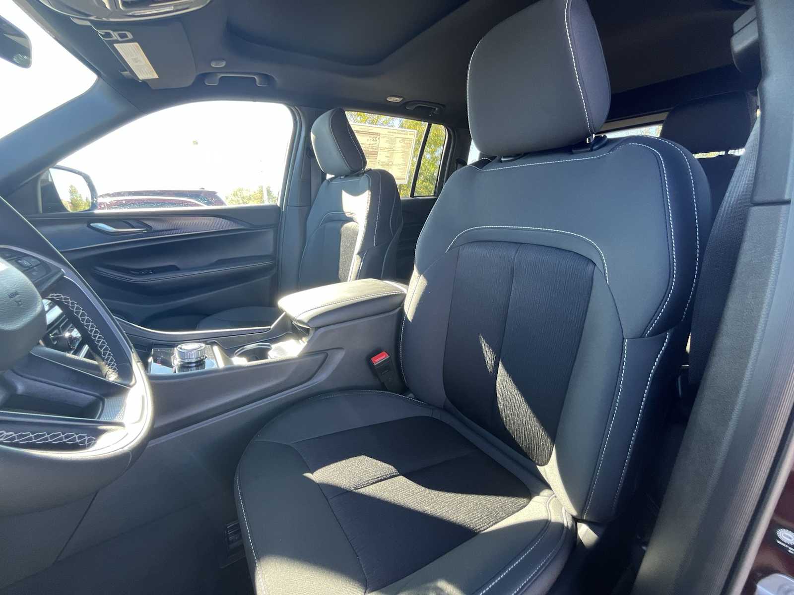 Thumbnail: 2025 Jeep Grand Cherokee - 11