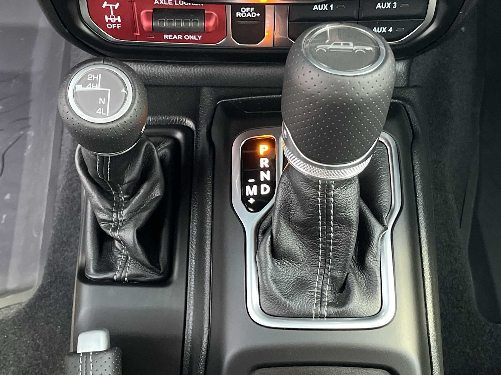 Thumbnail: 2026 Jeep Gladiator - 17