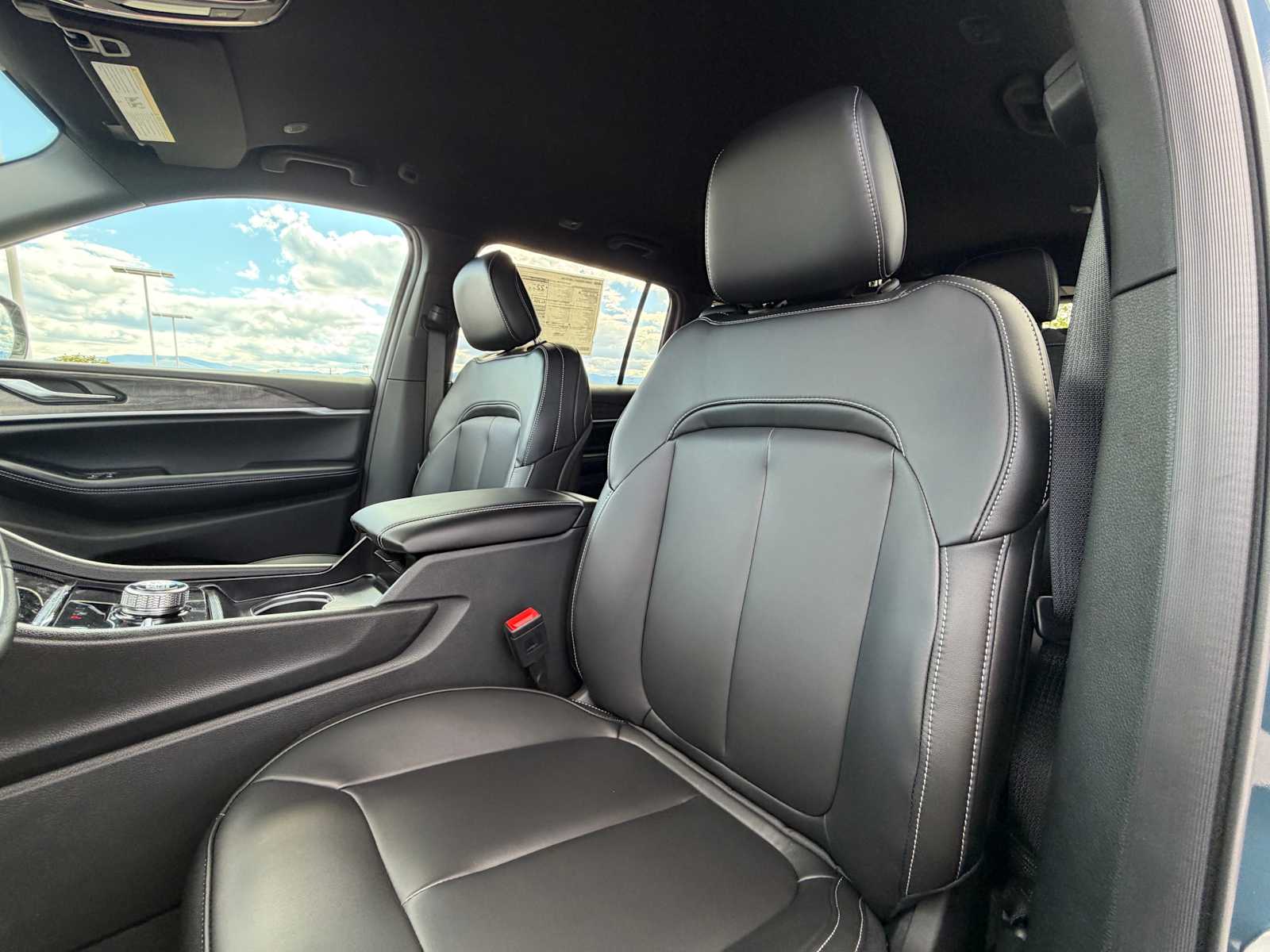 Thumbnail: 2026 Jeep Grand Cherokee - 10