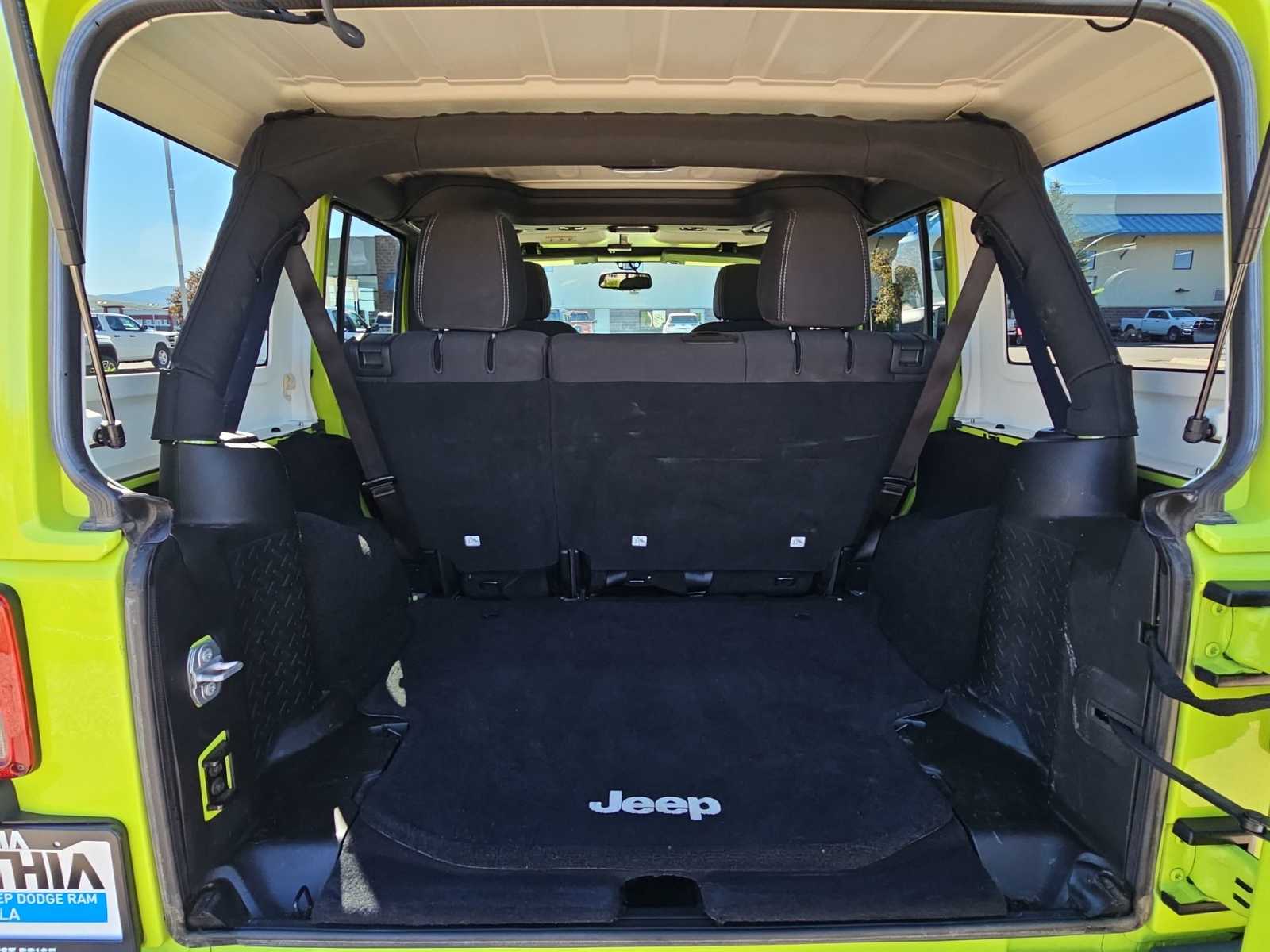 Thumbnail: 2016 Jeep Wrangler - 19