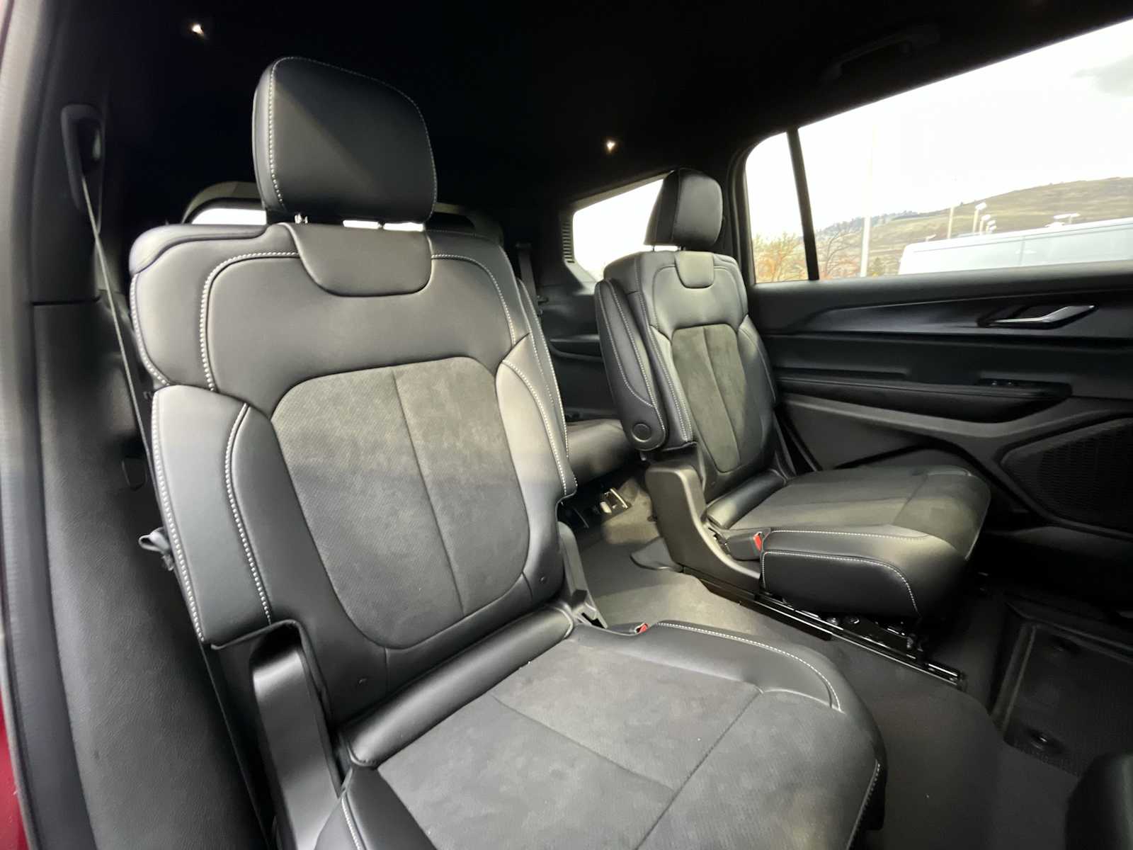 Thumbnail: 2025 Jeep Grand Cherokee - 13