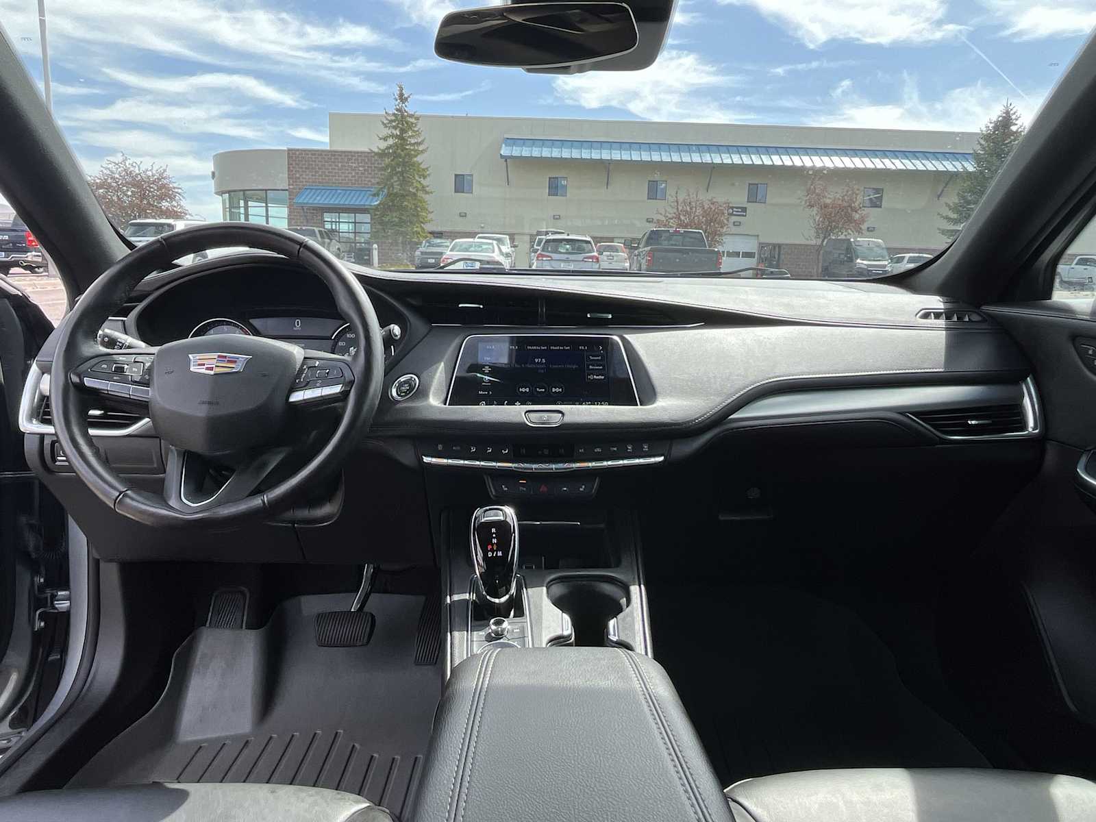 Thumbnail: 2023 Cadillac XT4 - 9