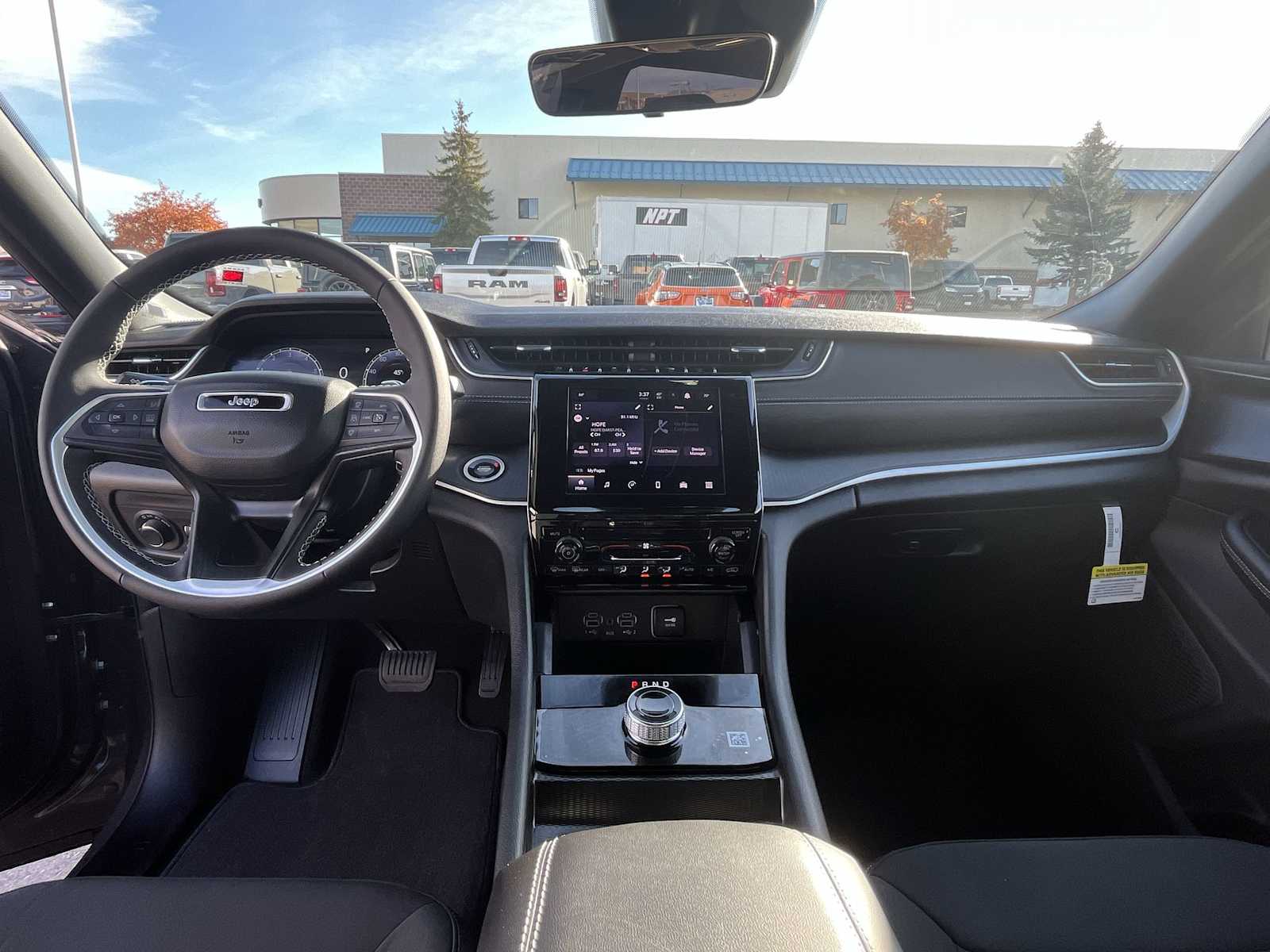 Thumbnail: 2025 Jeep Grand Cherokee - 10