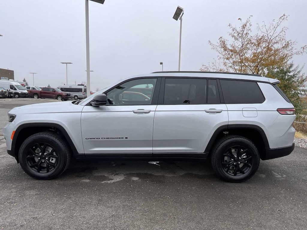 New 2025 Jeep Grand Cherokee L ALTITUDE 4X4 Sport Utility