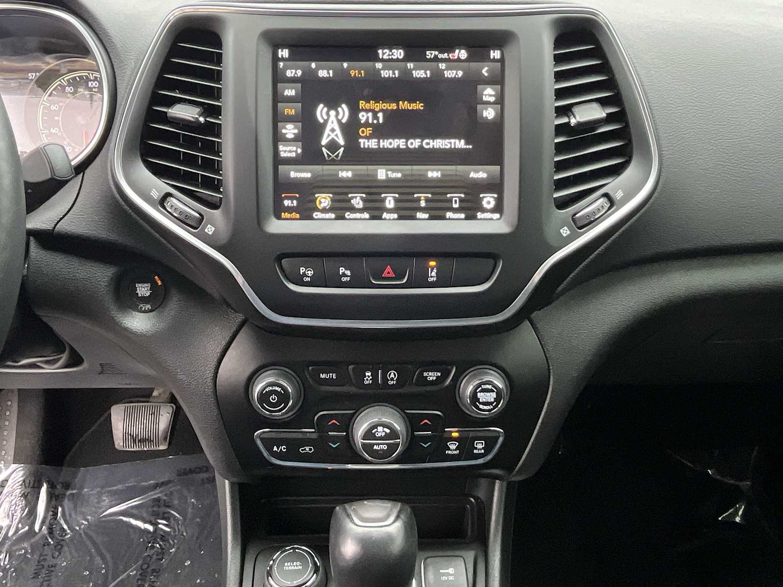 Thumbnail: 2023 Jeep Cherokee - 16