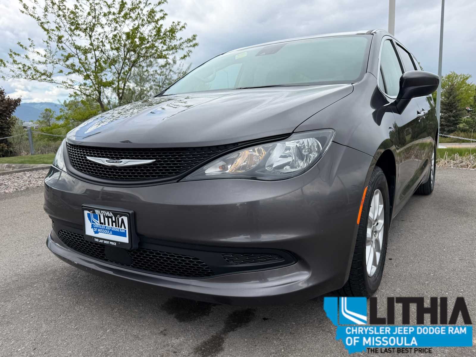 2023 Chrysler Voyager LX's photo