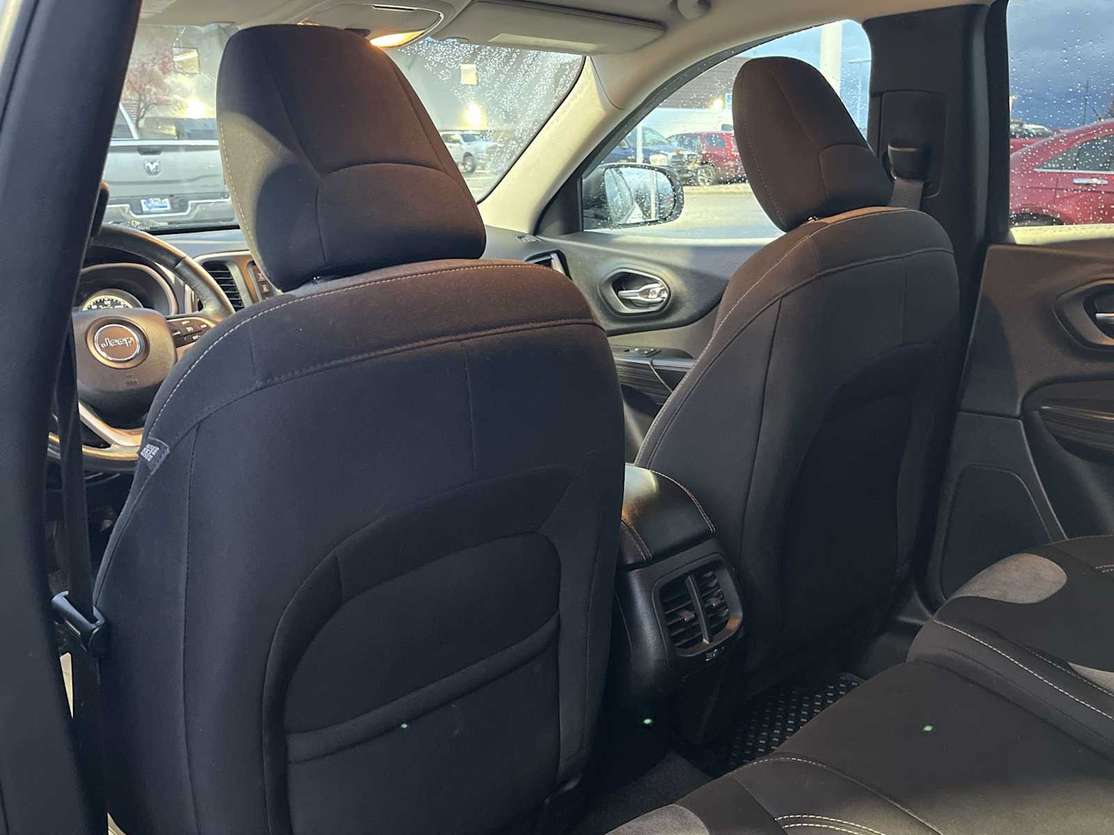 Thumbnail: 2017 Jeep Cherokee - 12