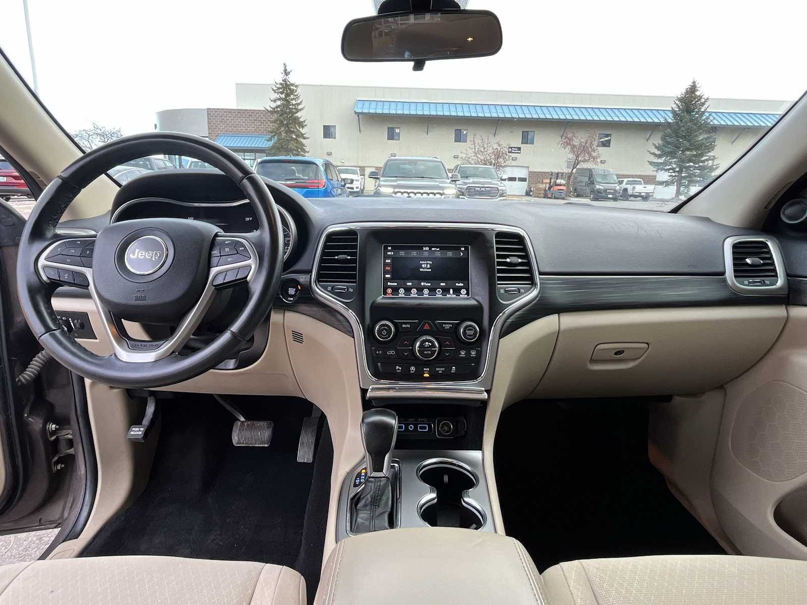 Thumbnail: 2020 Jeep Grand Cherokee - 10