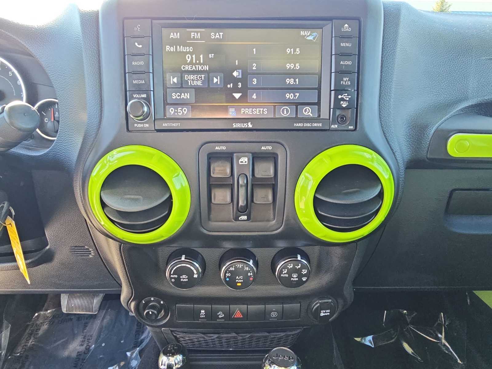 Thumbnail: 2016 Jeep Wrangler - 16