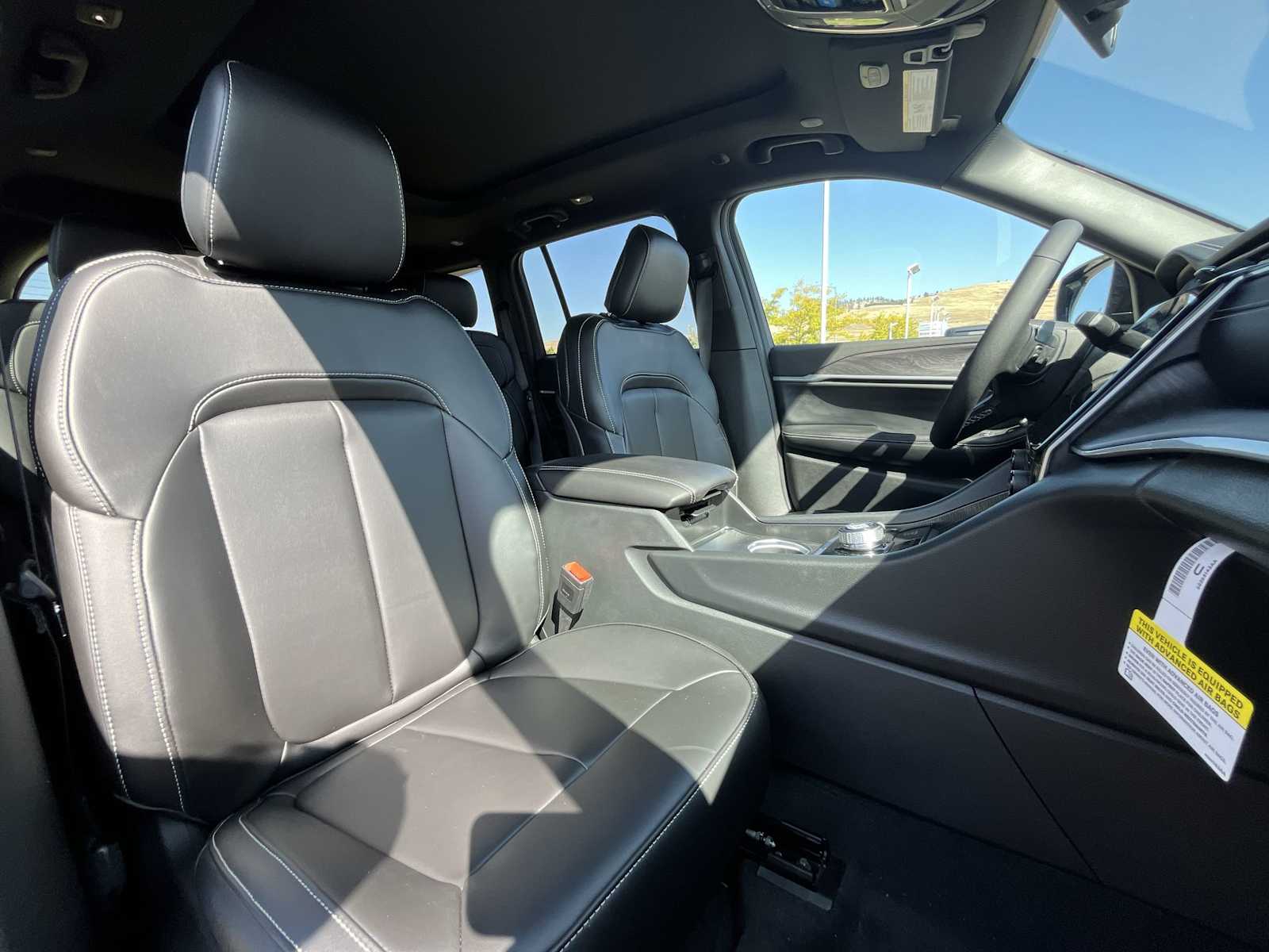 Thumbnail: 2025 Jeep Grand Cherokee - 14