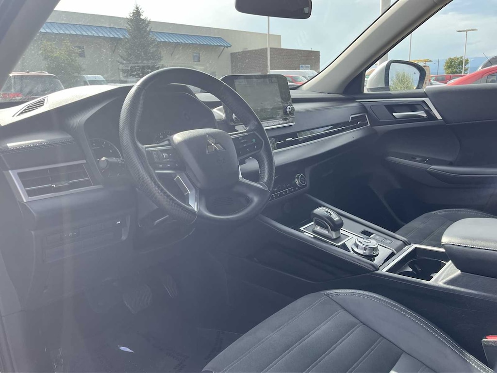 Used 2024 Mitsubishi Outlander SE SUV