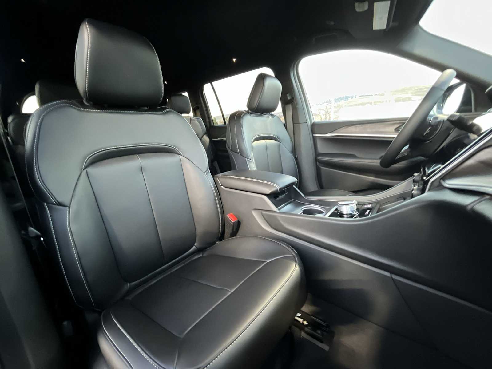 Thumbnail: 2025 Jeep Grand Cherokee - 14