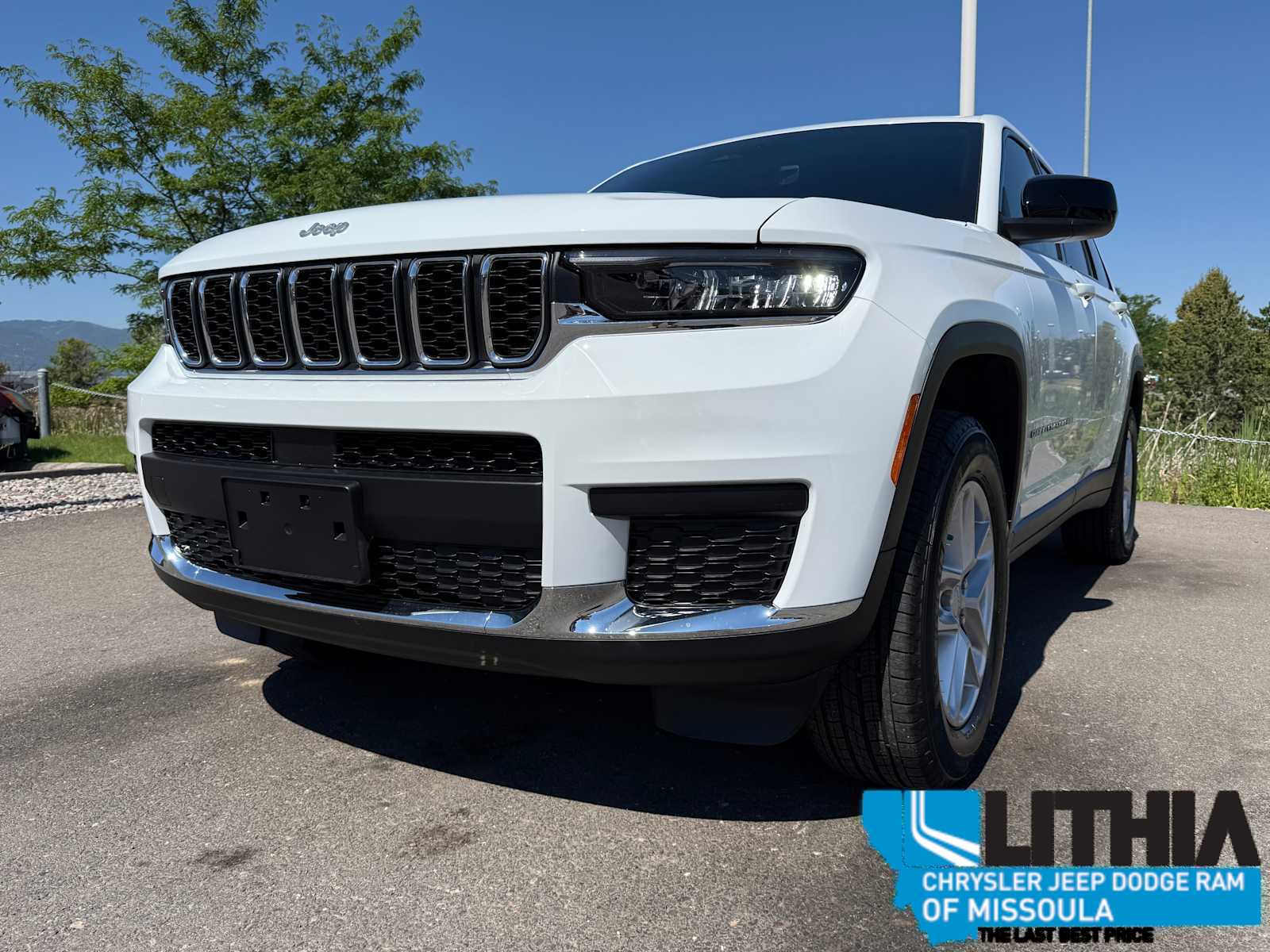 2025 Jeep Grand Cherokee L Laredo's photo