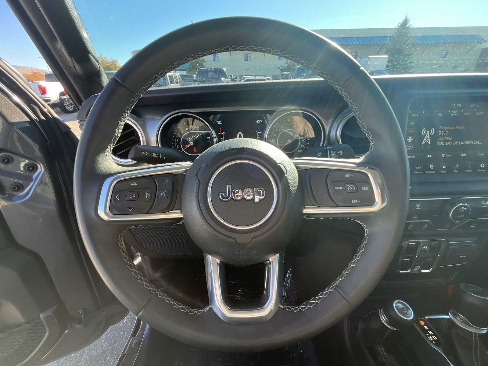 Thumbnail: 2023 Jeep Gladiator - 16