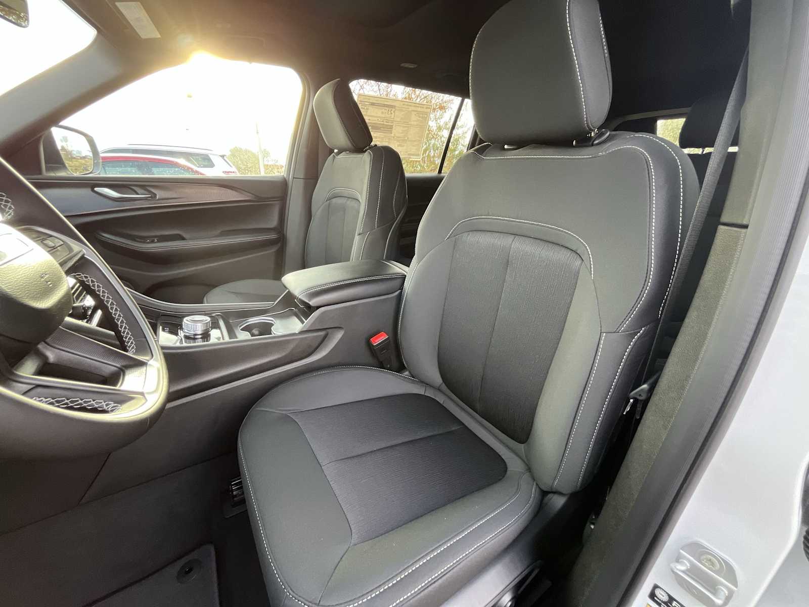 Thumbnail: 2025 Jeep Grand Cherokee - 11