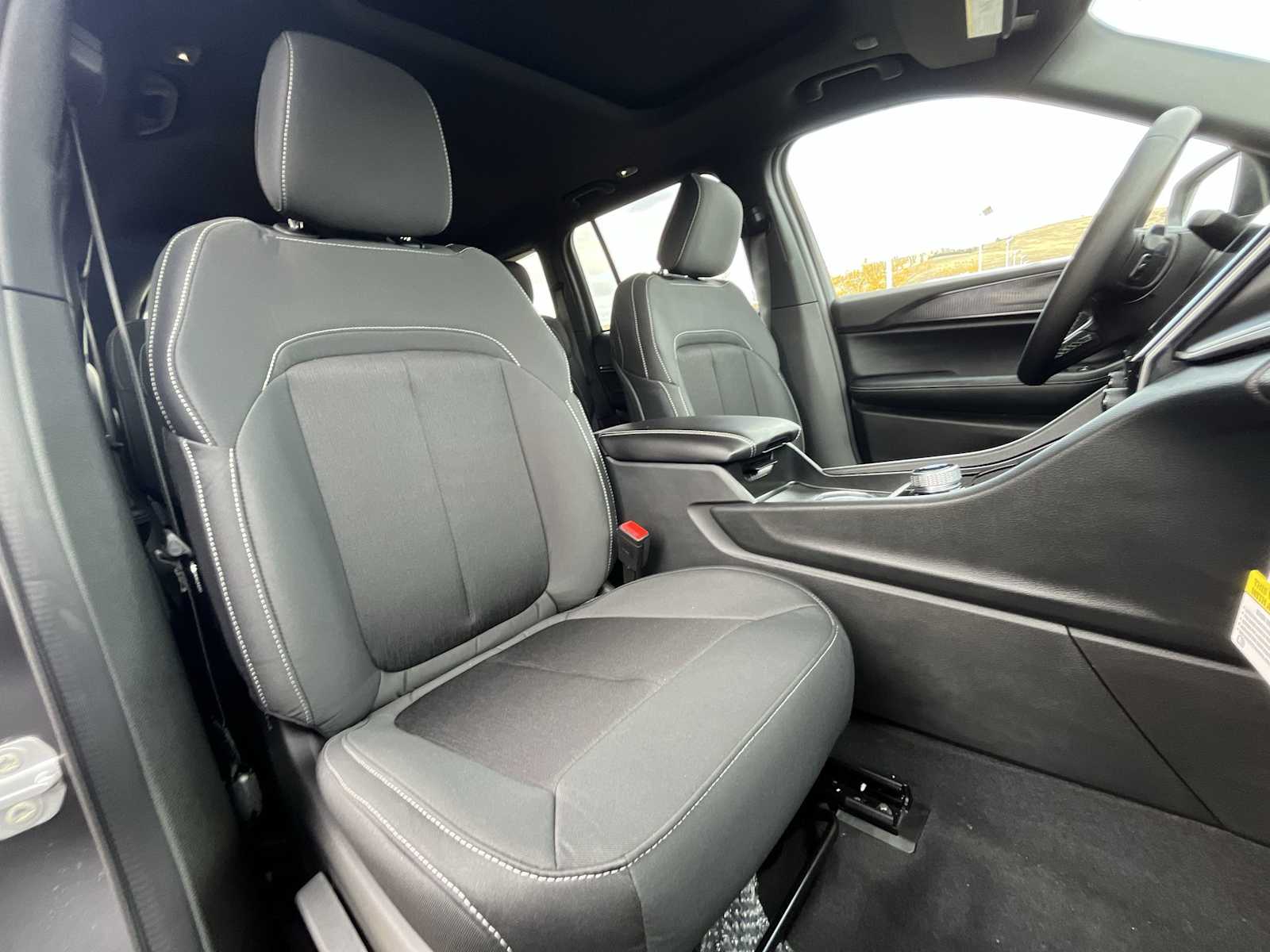 Thumbnail: 2025 Jeep Grand Cherokee - 14