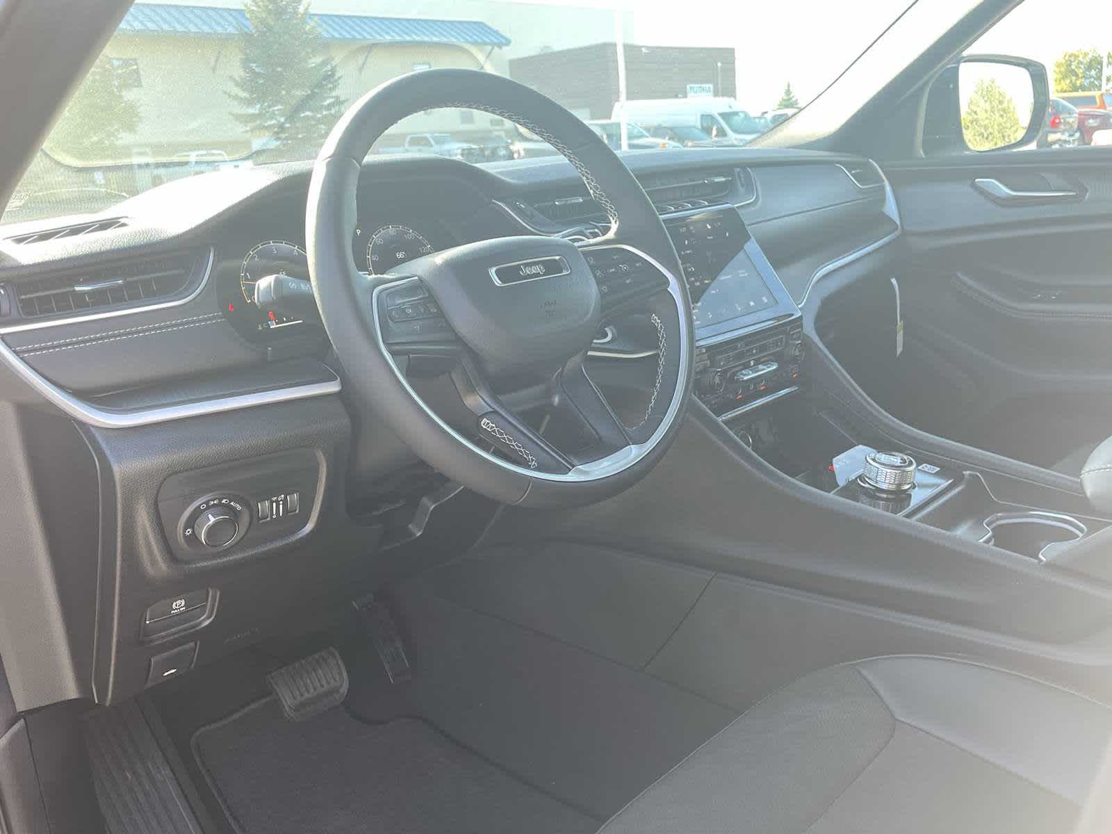 Thumbnail: 2025 Jeep Grand Cherokee - 3