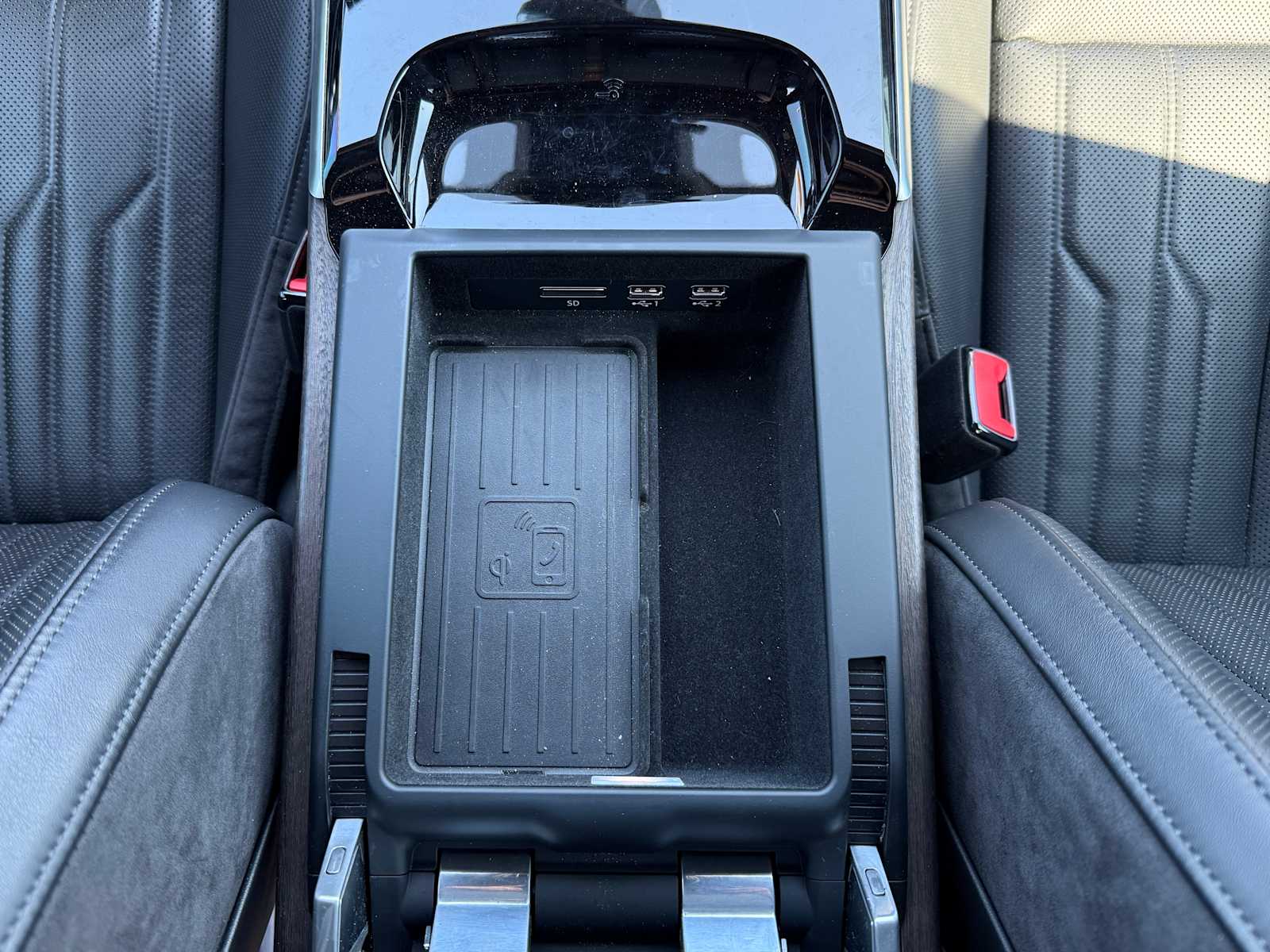 Thumbnail: 2020 Audi A8 - 20