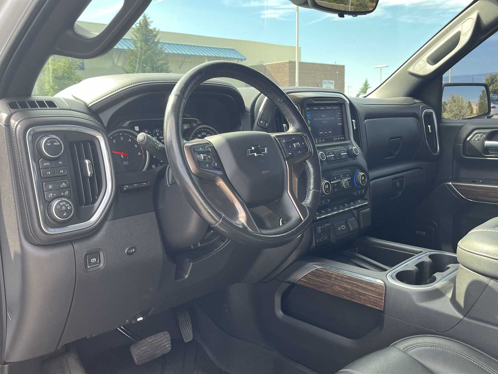2021 Chevrolet Silverado 1500 High Country photo 2
