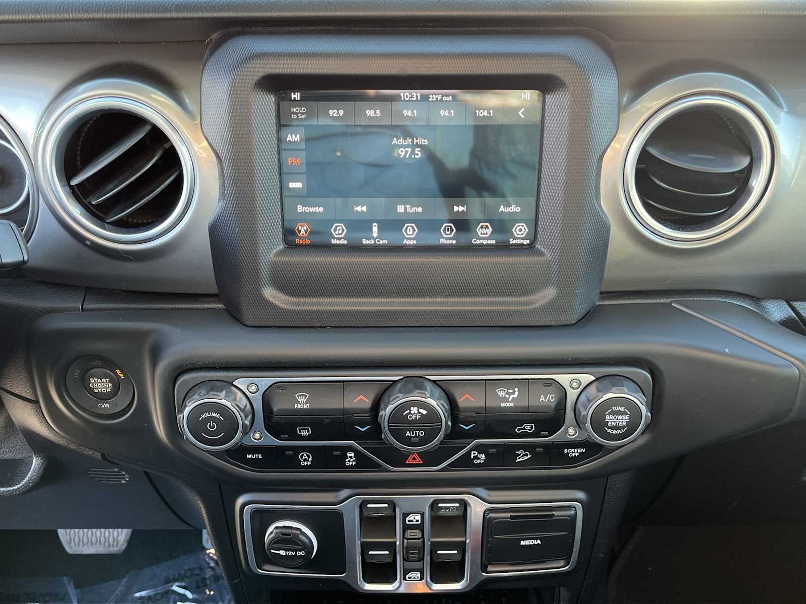 Thumbnail: 2018 Jeep Wrangler - 16