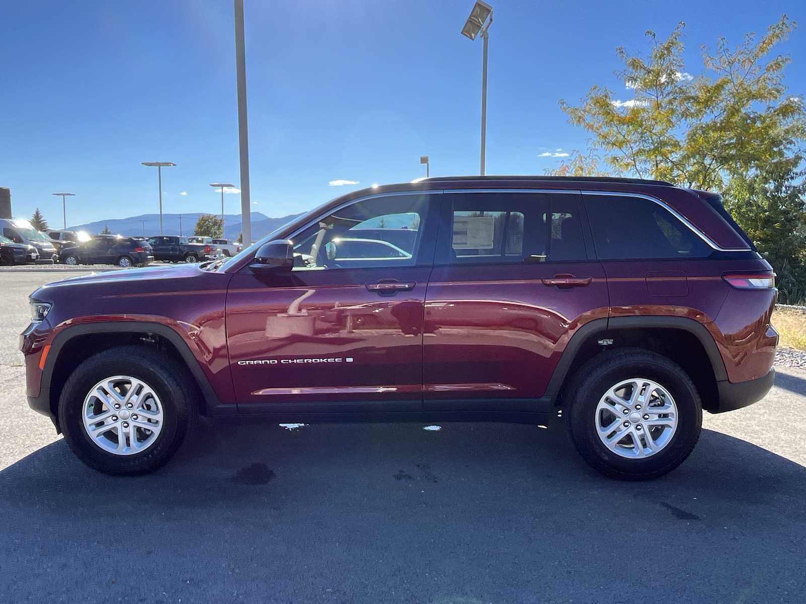 Thumbnail: 2025 Jeep Grand Cherokee - 3