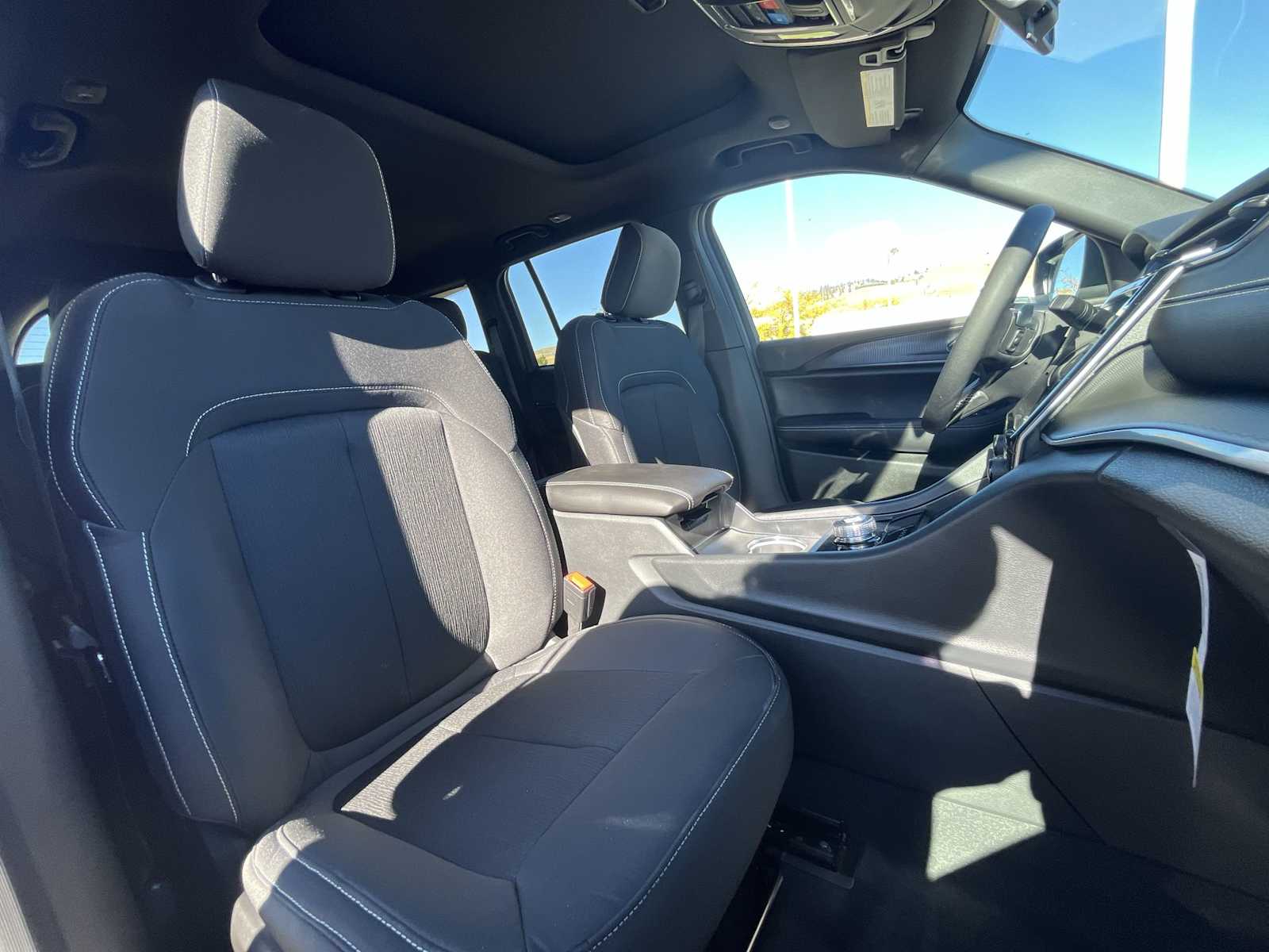 Thumbnail: 2025 Jeep Grand Cherokee - 14