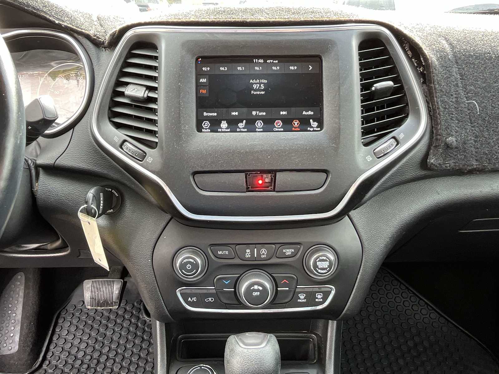 Thumbnail: 2020 Jeep Cherokee - 16