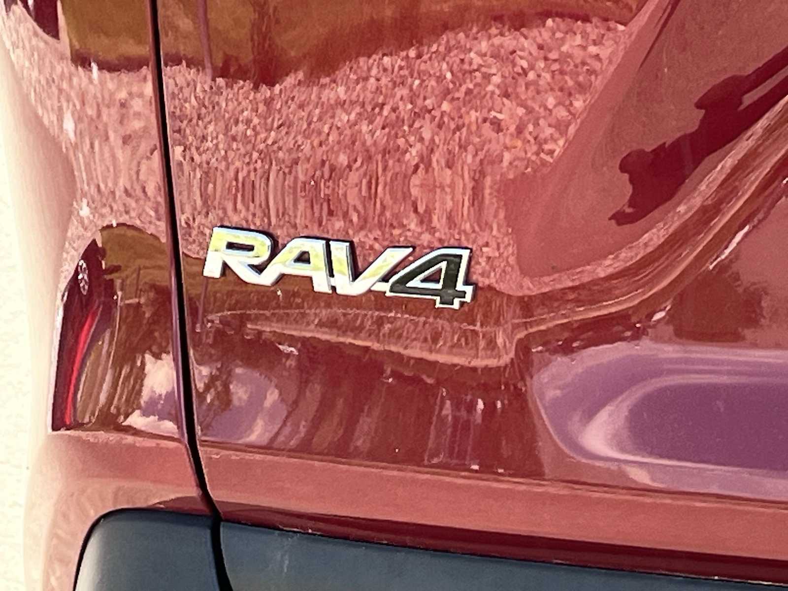 Thumbnail: 2022 Toyota RAV4 - 7