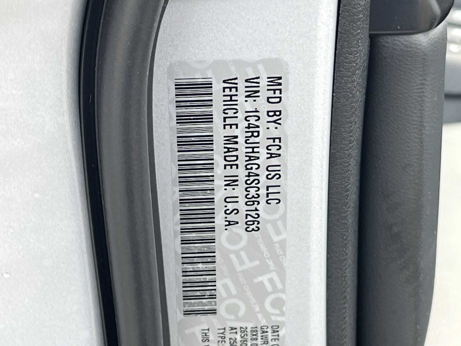 Thumbnail: 2025 Jeep Grand Cherokee - 21