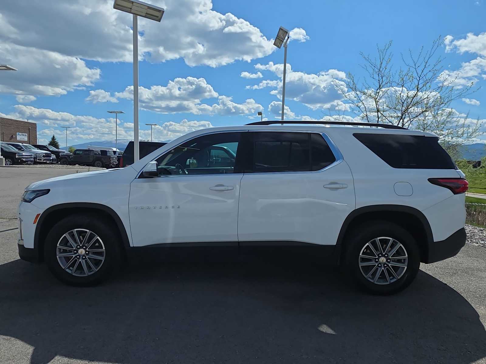 Thumbnail: 2023 Chevrolet Traverse - 3