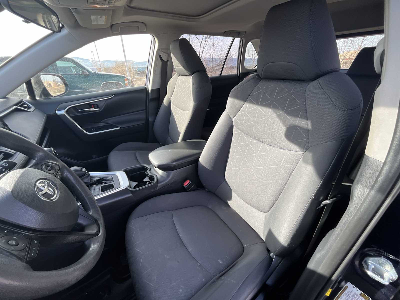 Thumbnail: 2019 Toyota RAV4 - 12