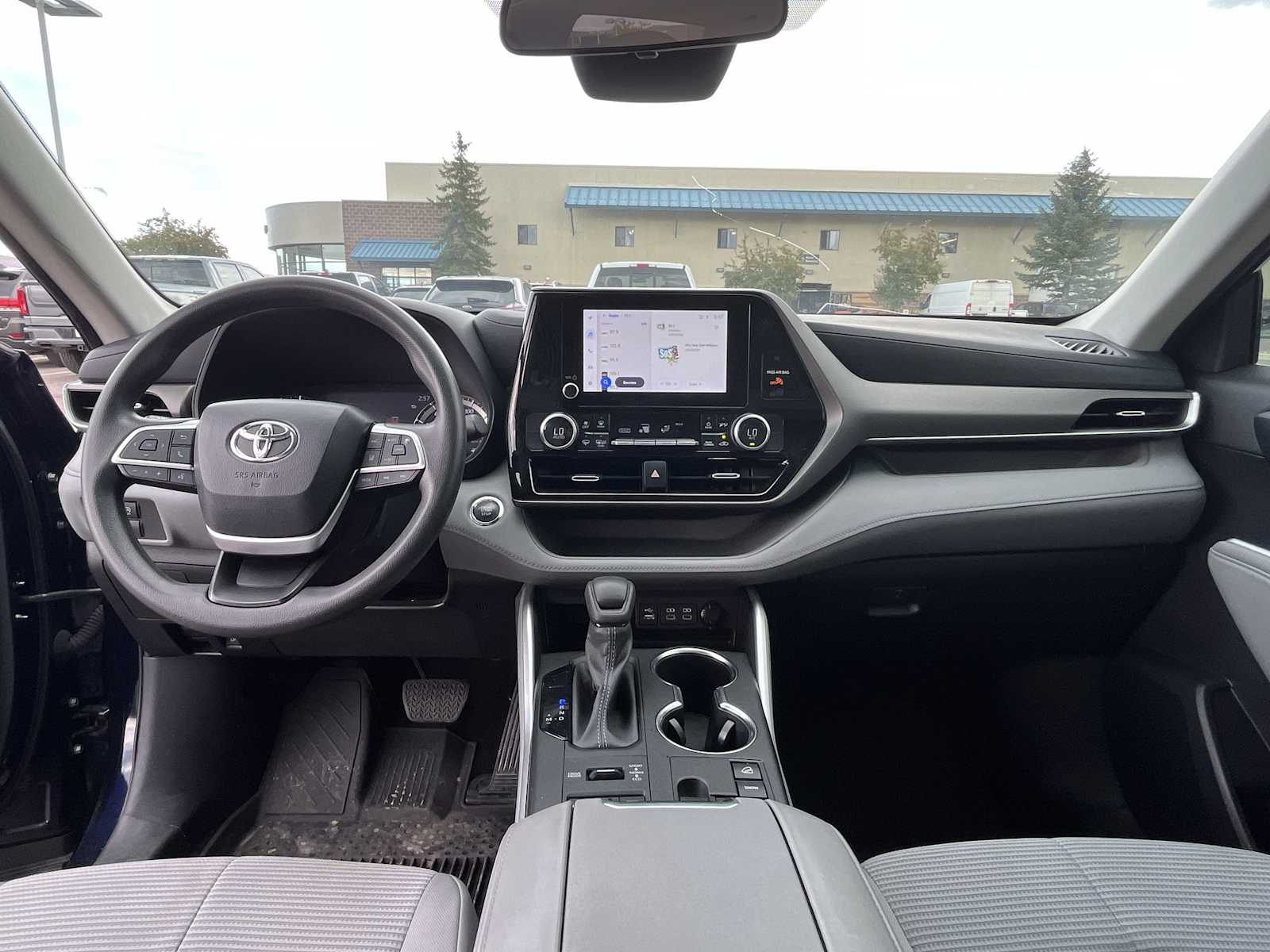 Thumbnail: 2023 Toyota Highlander - 10